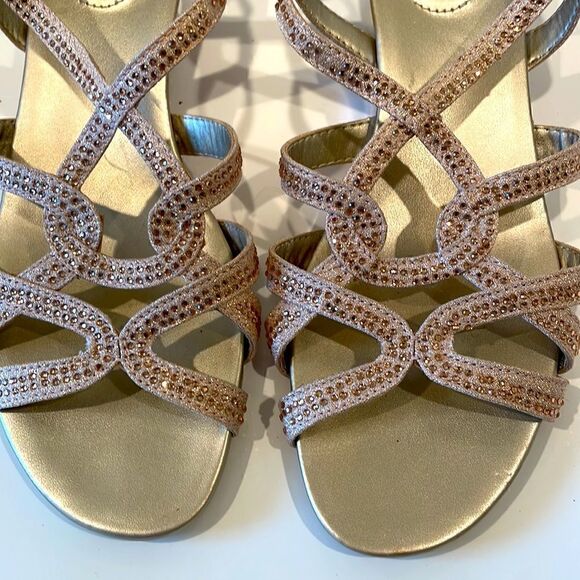 Bandolino Pink/Gold Strappy WEDGE SANDAL Size 8.5 - Picture 2 of 8